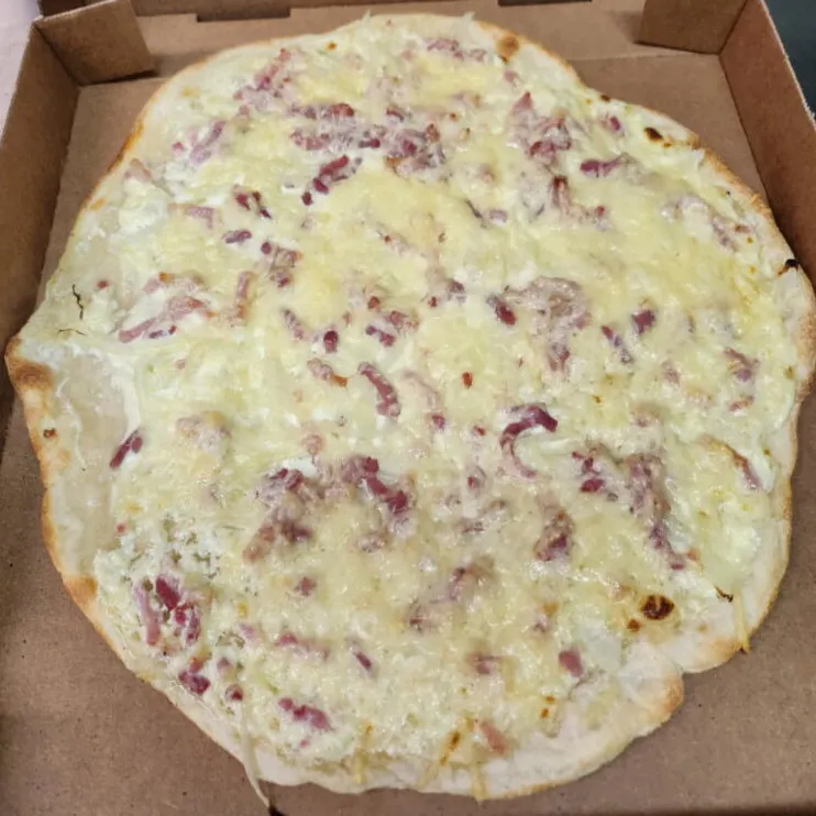 Tarte Flambée artisanale la Gratinée de la Pizzeria La Flambée de Thierry