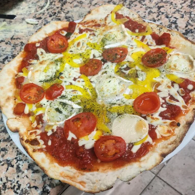 Pizza végétarienne artisanale la Toscane de la Pizzeria La Flambée de Thierry